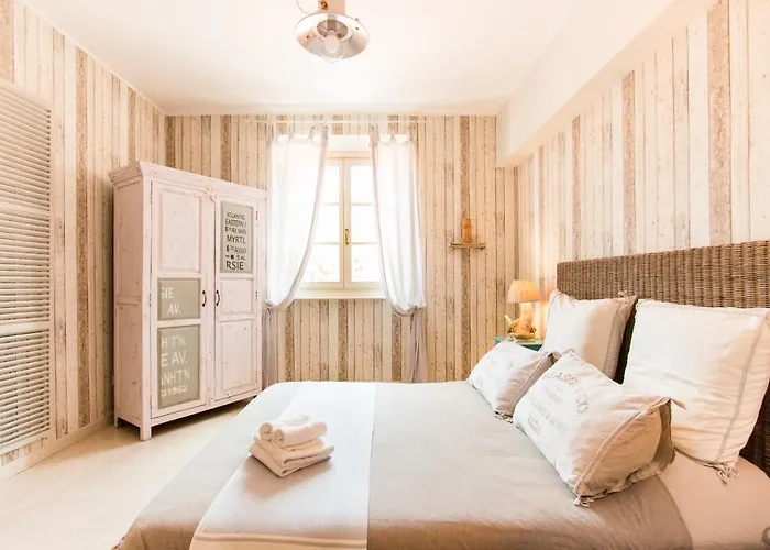 Le Camere Pietrasantine - Centro StoricoBed and Breakfast